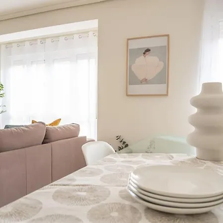 Apto Coqueto Centrico Y Luminoso By Urban Hosting Santender