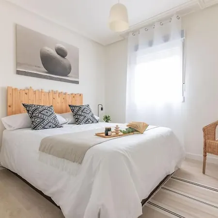 Apartment Apto Coqueto Centrico Y Luminoso By Urban Hosting Santander